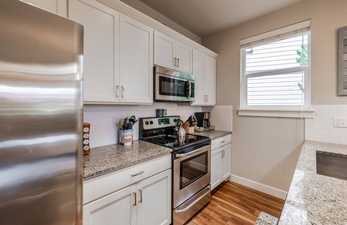 Ocean Shores House | Experience the Cozy Charm of Roost Cottage
