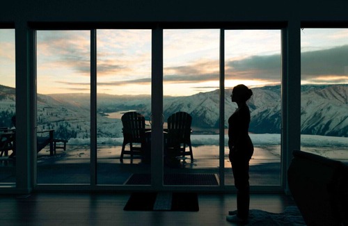 Orondo Villa | Experience the feeling of being on top of the world in this breathtaking retreat