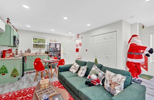 Bristol House | Experience the Magic of Christmas Year-Round at The Mistletoe Manor