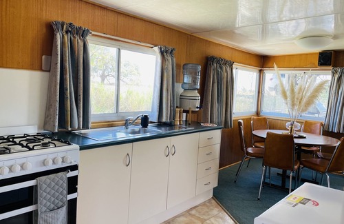 Renmark North Boat Rental | Experience the original houseboat holiday aboard a Liba Liba - HIRE DRIVE