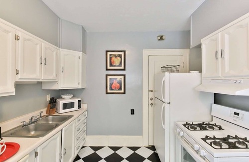 Morningside-Lenox Park Cottage | Experience the Pulse of Atlanta: Historic Home Next to Piedmont Park, Universities, & More