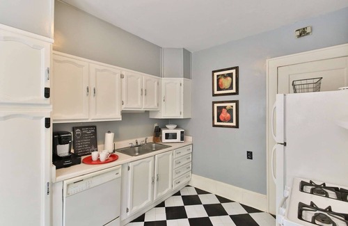 Morningside-Lenox Park Cottage | Experience the Pulse of Atlanta: Historic Home Next to Piedmont Park, Universities, & More