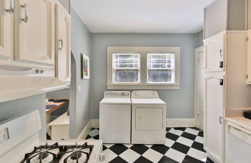 Morningside-Lenox Park Cottage | Experience the Pulse of Atlanta: Historic Home Next to Piedmont Park, Universities, & More