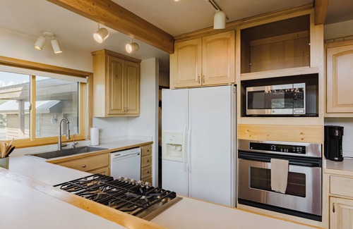Pagosa Springs House | Experience the serenity of Colorado at this gorgeous Pagosa Springs getaway.
