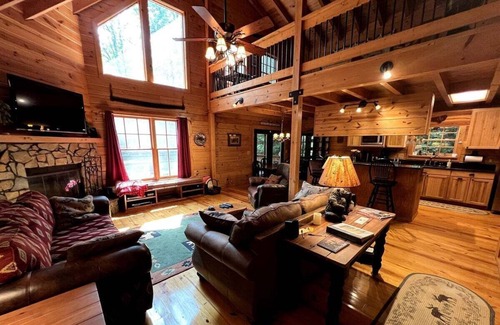 Bryson City Cabin | Experience the serene beauty of Bryson City at Gentle Bear Lookout