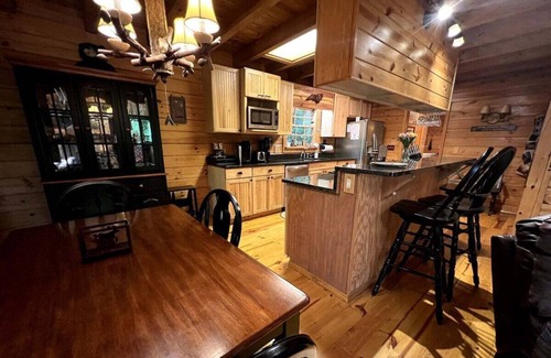 Bryson City Cabin | Experience the serene beauty of Bryson City at Gentle Bear Lookout