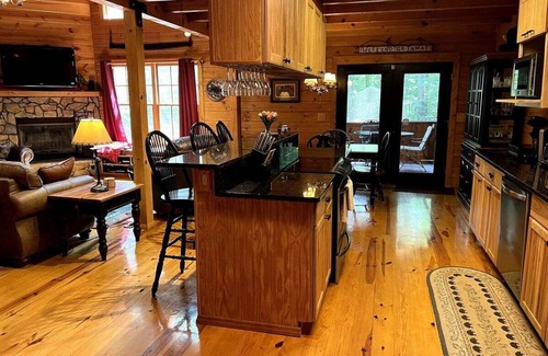 Bryson City Cabin | Experience the serene beauty of Bryson City at Gentle Bear Lookout