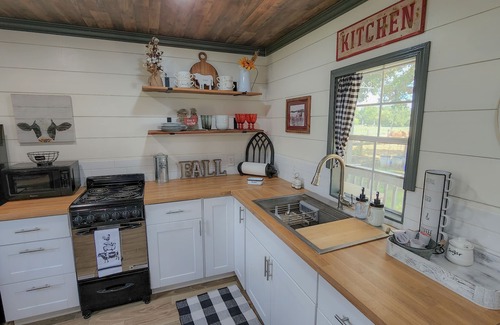Moulton Cabin | Experience the Texas Country on an Authentic Texas Ranch!