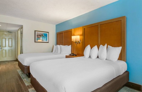 Seabreeze Park Hotel | Experience The Thrill From Your Modern Haven | Daytona Speedway & Theme Parks