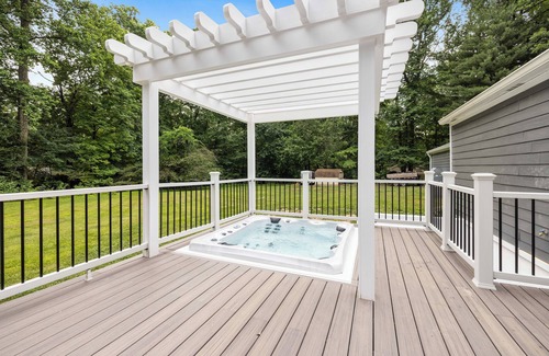 Dayton House | Experience the ultimate vacation getaway with our stunning home rental.