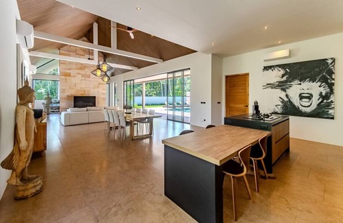 Maret House | Experience the ultimate in luxury and tranquility at Villa Mangosteen