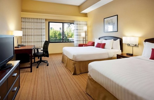 Las Vegas Hotel | Experience the world-famous Las Vegas Strip! W/Pool, Parking Access!