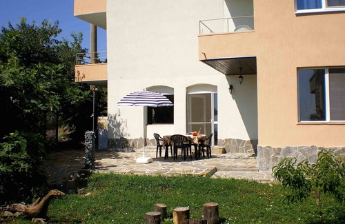 Chernomorets House | Experience this sunrise