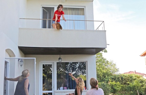 Chernomorets House | Experience this sunrise
