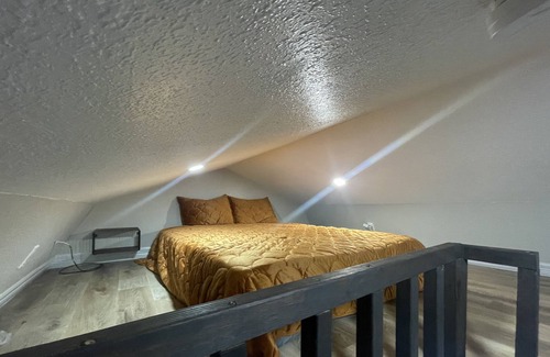 Brazoria Cabin | Experience Tranquility at the Joseph Cabin: Peaceful Getaway Close to the River