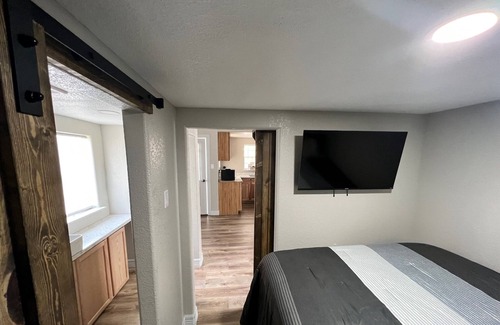 Brazoria Cabin | Experience Tranquility at the Joseph Cabin: Peaceful Getaway Close to the River