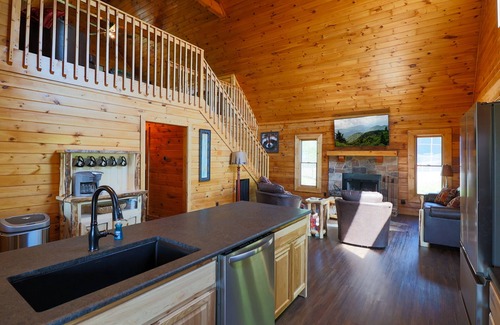 Sevierville Cabin | Experience UNIQUE views of LeConte, Bluff Mountain, and English Mountain!