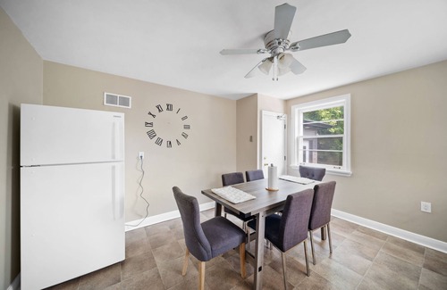 Barrie House | Experience Unparalleled Comfort at Barrie