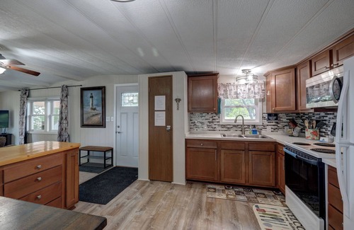 Menominee House | Experience Upper Michigan with a breathtaking view of the Bay .
