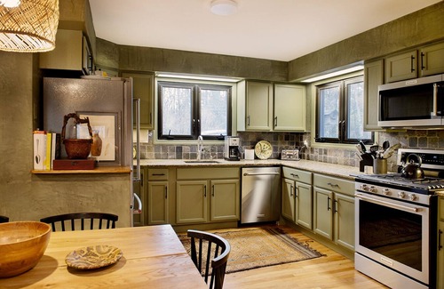 Mount Marion House | Experience Woodstock charm while staying in a cozy cabin in the woods
