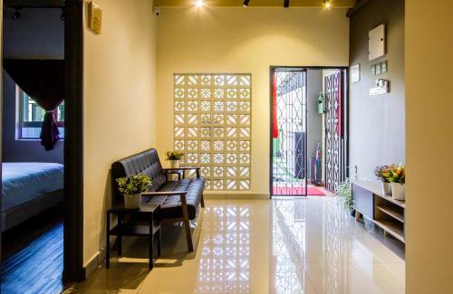 Benggali House | Explore 4BR Gardenhouse Retreats (Free Parking)