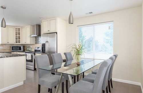 Dupont House | EXPLORE CO-Perfect for fams/groups. Close to DIA.