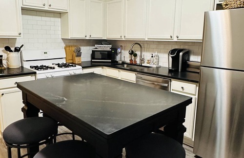 College Heights House | Explore Decatur from a Warm 2BR Bungalow with Outdoor Firepit | Walking Distance to Food + Drinks