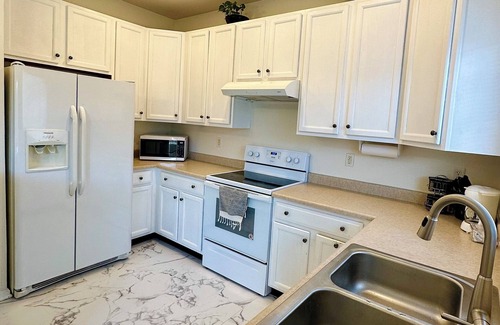 Aurora House | Explore Denver from our Central Oasis - Your Gateway to Mile High Adventures!