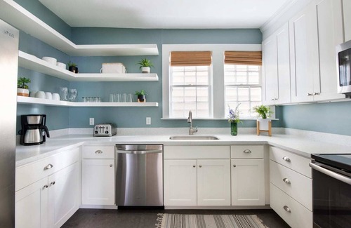 Cannonborough Elliotborough House | Explore Downtown King St - 12 Bedrooms/7.5 Baths!