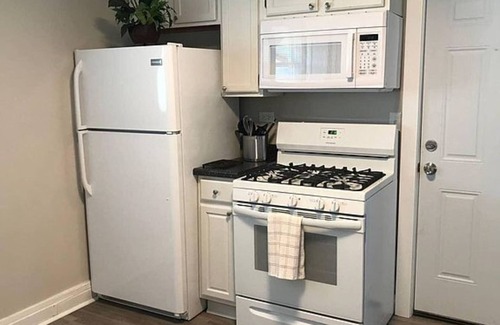 Libertyville Apartment | Explore Downtown Libertyville on Foot