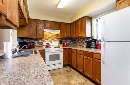 Rockford Apartment | Explore Downtown Rockford! Charming Condo Retreat