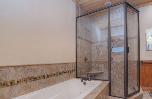 Laurel Ridge House | Explore 'Harmony Hill' w/Mountain Views, Chef's Kitchens, TV, & HOT TUB!♨️