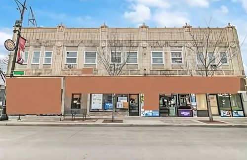 West Ridge Apartment | Explore Northside from Modern Studio Apartment with Washer and Dryer