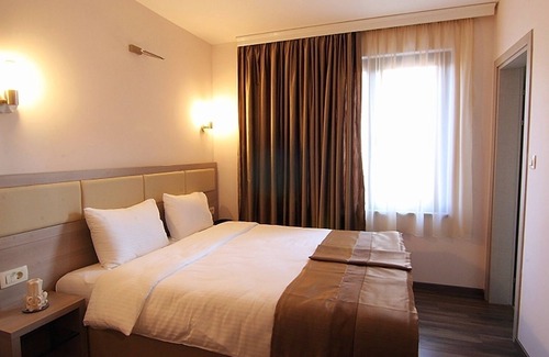 Centar Hotel | Explore Skopje’s Iconic Attractions from a Modern Room with Free Breakfast