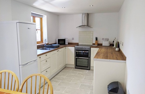 Stoke Ash House | Explore Suffolk & Norfolk from this 2 bedroom, pet friendly, detatched property