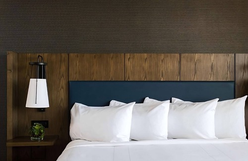 Nashville Hotel | Explore the Adventure Science Center! Pool, Parking & Airport Shuttle!