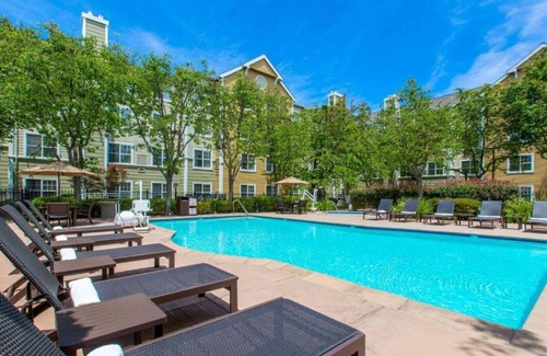 Newark House | Explore the Bay Area