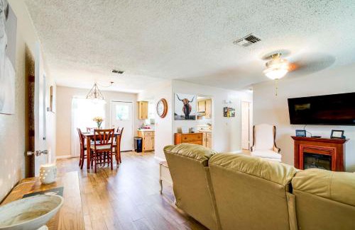 Brooksville House | Explore Weeki Wachee Springs Pet-Friendly Home