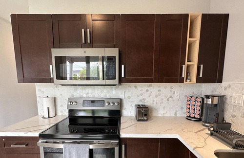 Walkerville House | Explore Windsor - Private Getaway in the Core