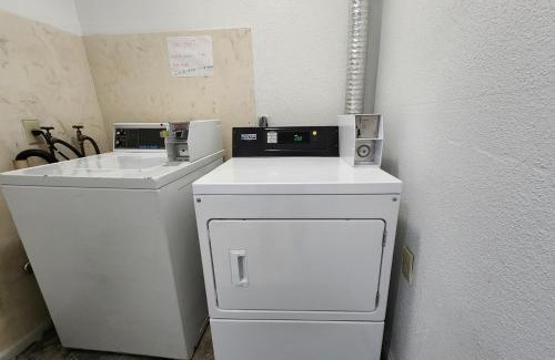 Southeast Houston Hotel | Express Inn Hobby Airport