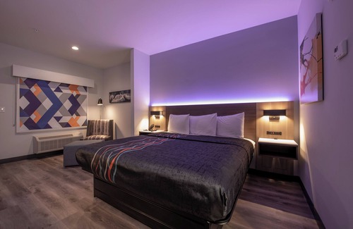 Woodlake - Briar Meadow Hotel | Express INN & Suites