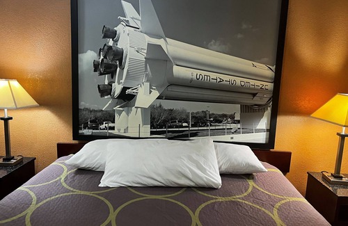 Barker Hotel | Express Inn & Suites