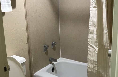 Lafayette Hotel | Express Inn