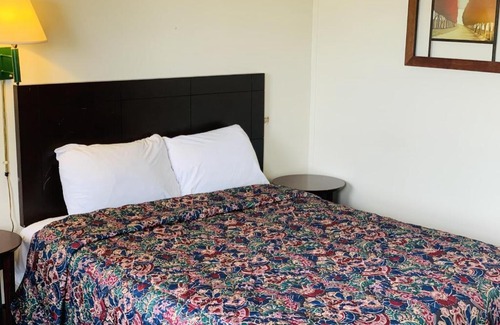 Lakehurst Hotel | Express Inn