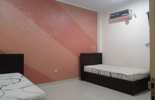 Iboih Hotel | EXPRESS O 91662 Kost Rumah Kaca