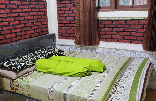 Pamijahan Hotel | EXPRESS O 92345 Villa Bidadari