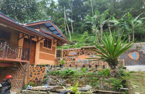 Pamijahan Hotel | EXPRESS O 92345 Villa Bidadari
