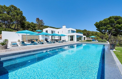 Sant Josep de sa Talaia Villa | Exquisite Ibiza Villa | Villa Moody | 6 Bedrooms | Spacious Furnished Sun.