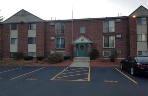 Manchester Apartment | Exquisite 2 Bedroom apartment - Manchester NH