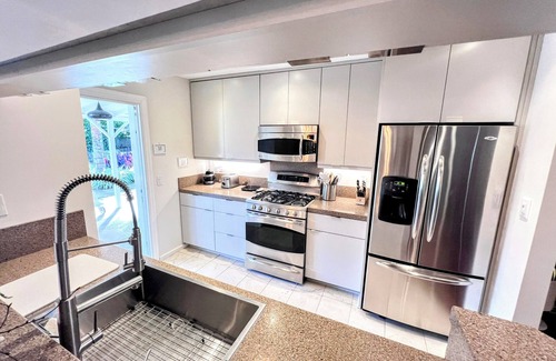 Tahquitz River Estates House | Exquisite 2BR/2BA w/pool, spa, gourmet kitchen